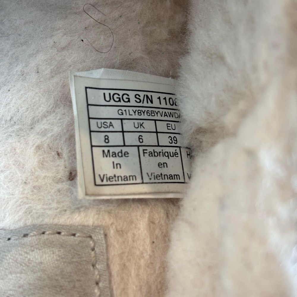 UGG Shearling Lined Boots in Light Beige 084 - Picture 3 of 6